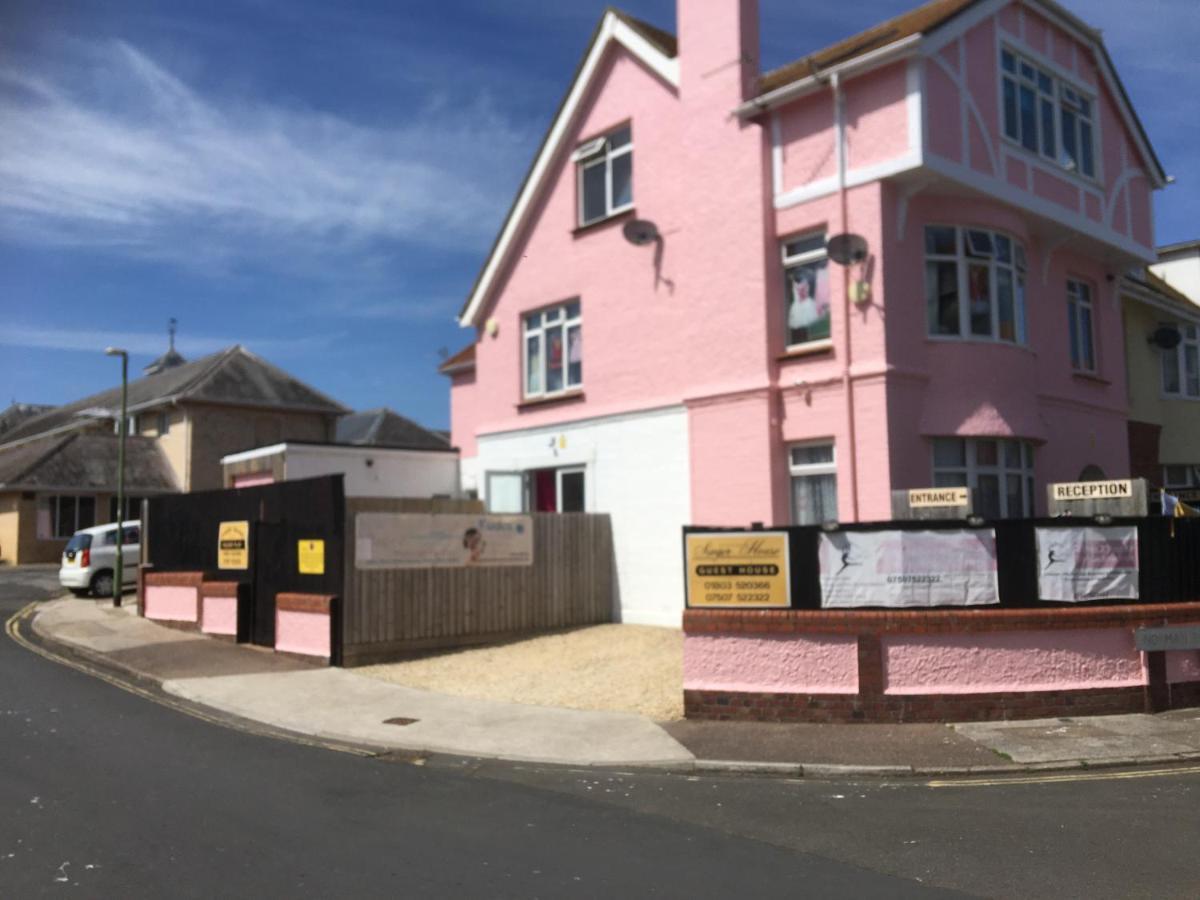 Barbie House ,Opposite The Beach & Paignton Pier , 2 Bedroom Apartment With Private Car Space & Garden , Free Access Next Door To The Stunning Ballet & Make Up School & A Beautiful Ladys Beauty Salon (Adults Only) Luaran gambar