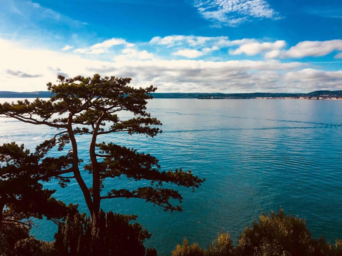 Barbie House ,Opposite The Beach & Paignton Pier , 2 Bedroom Apartment With Private Car Space & Garden , Free Access Next Door To The Stunning Ballet & Make Up School & A Beautiful Ladys Beauty Salon (Adults Only) Luaran gambar