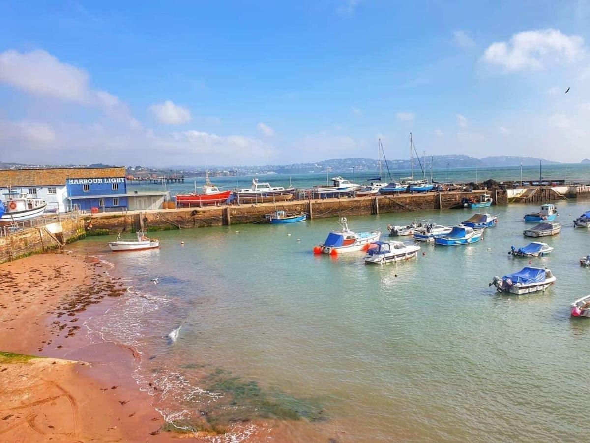 Barbie House ,Opposite The Beach & Paignton Pier , 2 Bedroom Apartment With Private Car Space & Garden , Free Access Next Door To The Stunning Ballet & Make Up School & A Beautiful Ladys Beauty Salon (Adults Only) Luaran gambar