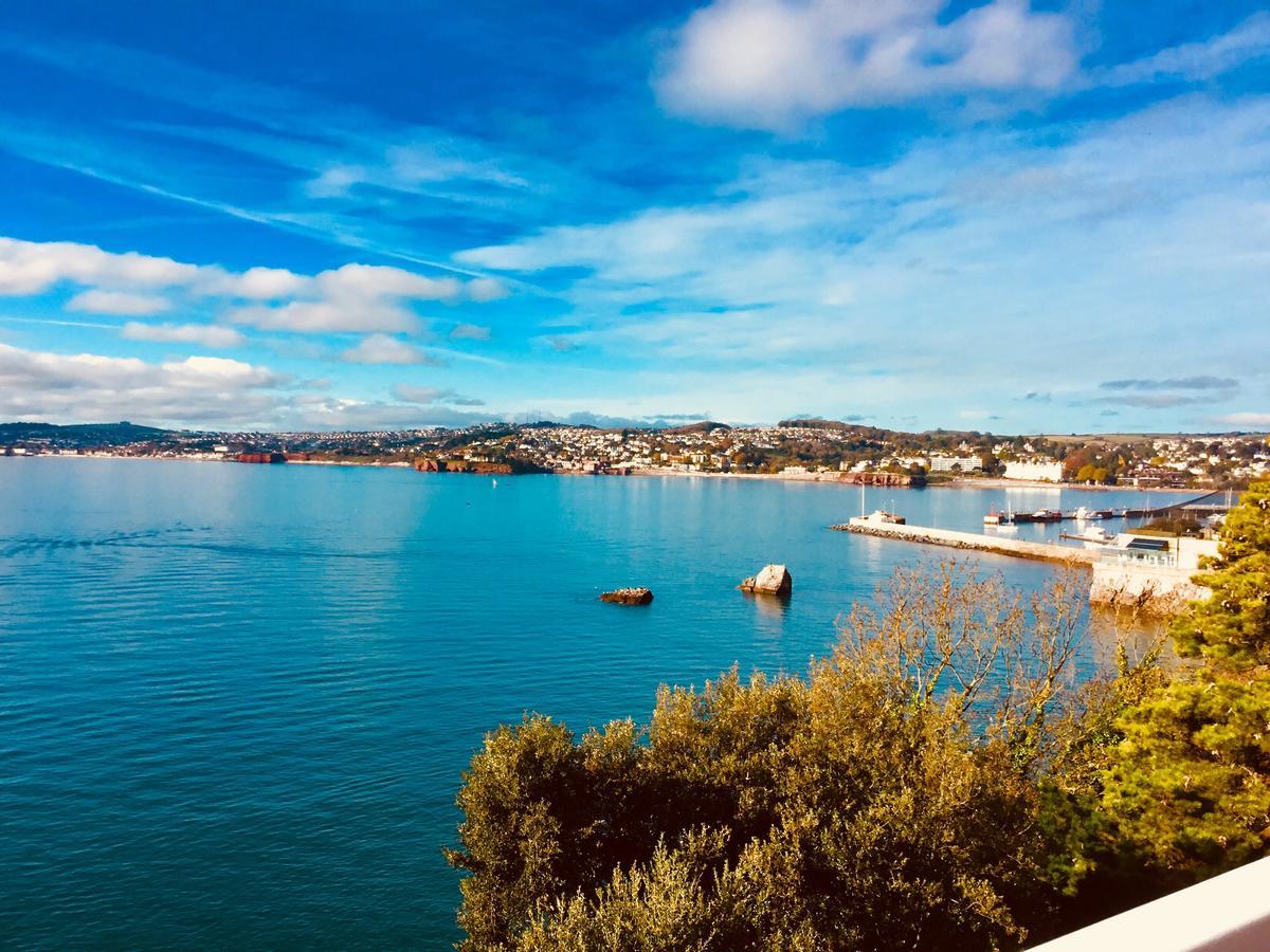 Barbie House ,Opposite The Beach & Paignton Pier , 2 Bedroom Apartment With Private Car Space & Garden , Free Access Next Door To The Stunning Ballet & Make Up School & A Beautiful Ladys Beauty Salon (Adults Only) Luaran gambar