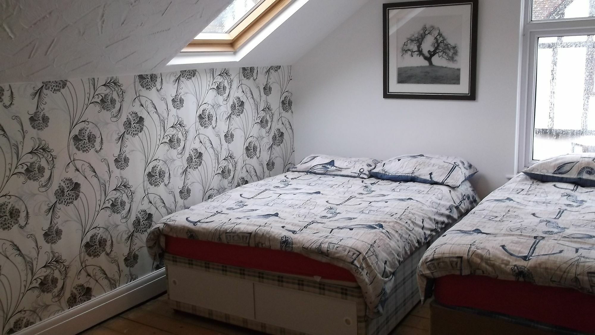 Barbie House ,Opposite The Beach & Paignton Pier , 2 Bedroom Apartment With Private Car Space & Garden , Free Access Next Door To The Stunning Ballet & Make Up School & A Beautiful Ladys Beauty Salon (Adults Only) Luaran gambar