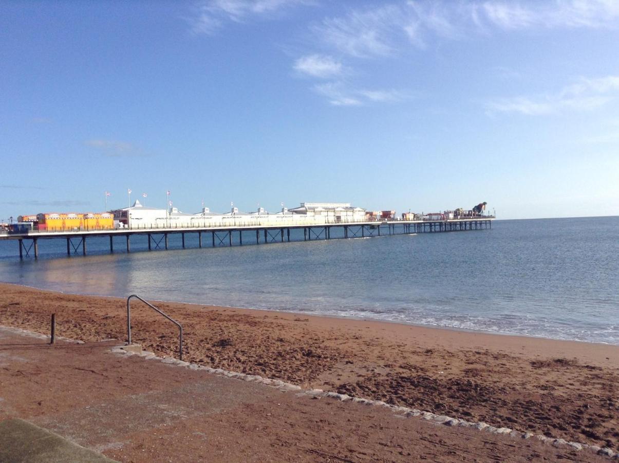 Barbie House ,Opposite The Beach & Paignton Pier , 2 Bedroom Apartment With Private Car Space & Garden , Free Access Next Door To The Stunning Ballet & Make Up School & A Beautiful Ladys Beauty Salon (Adults Only) Luaran gambar